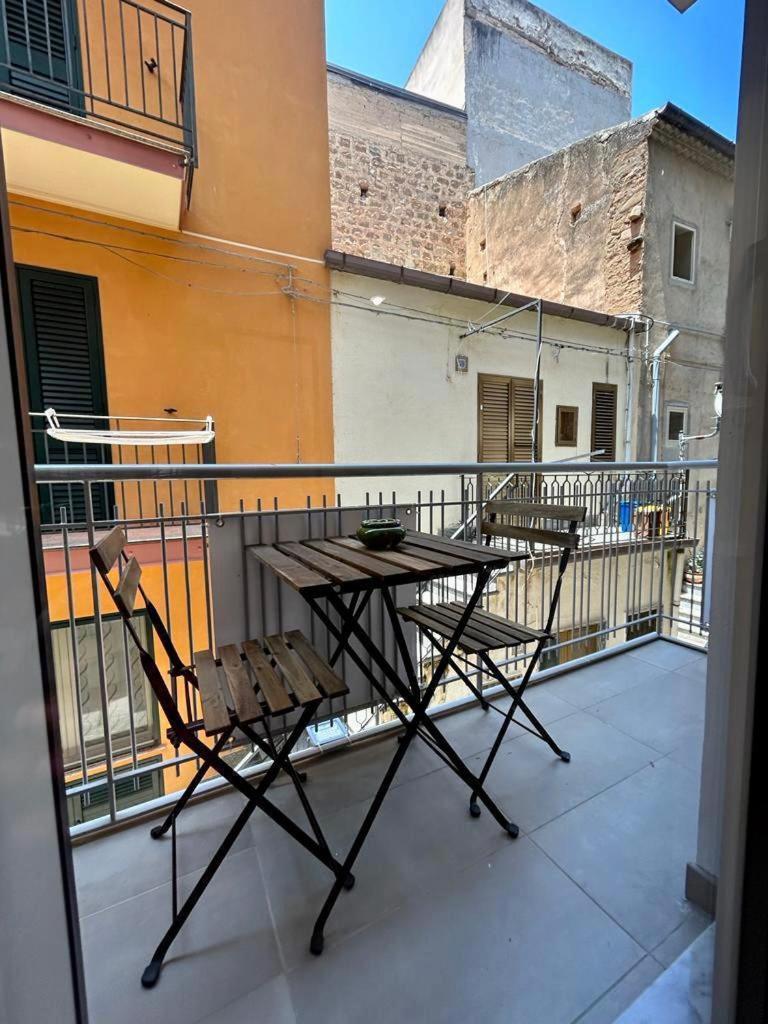סנטו סטפאנו די קמאסטרה The Palace B&B And Apartments מראה חיצוני תמונה