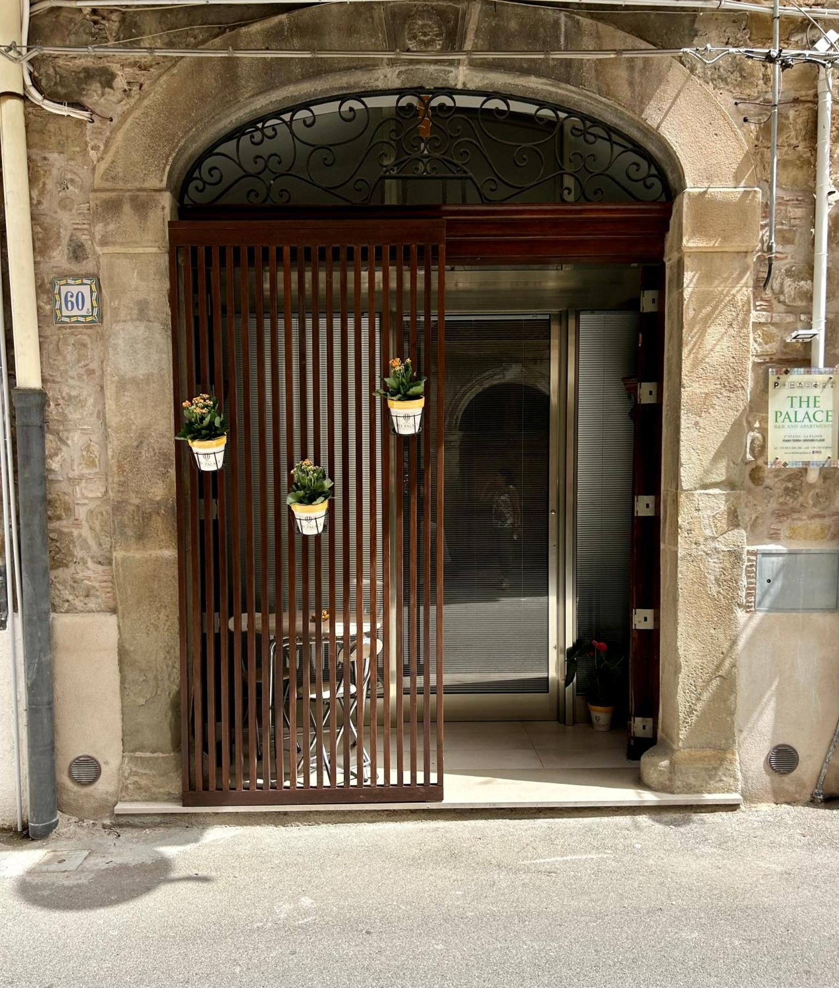 סנטו סטפאנו די קמאסטרה The Palace B&B And Apartments מראה חיצוני תמונה
