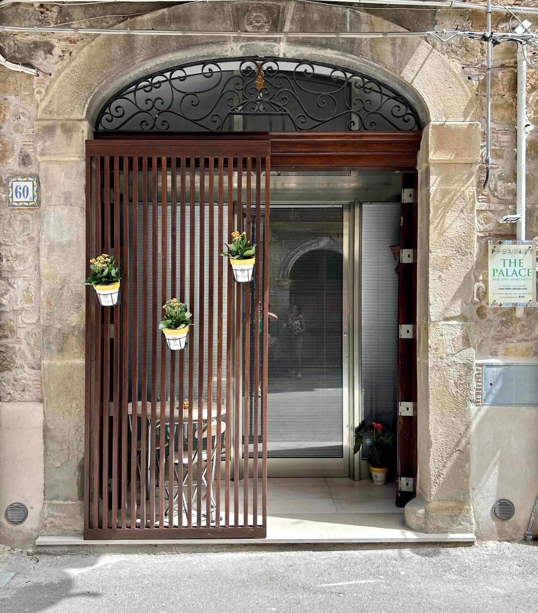 סנטו סטפאנו די קמאסטרה The Palace B&B And Apartments מראה חיצוני תמונה
